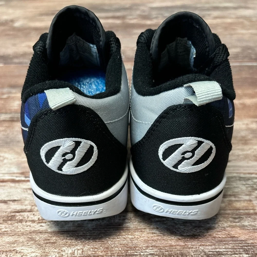 Heelys | LIKE NEW! EUC Star Wars Mandalorian Skate Shoes, Size 1 (Youth)